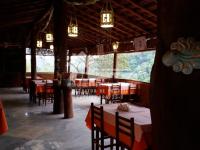 LINDA CHÁCARA COM POTENCIAL COMERCIAL/RESIDENCIAL.