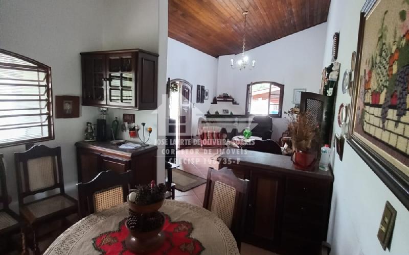 LINDA CHÁCARA  MOBILIADA - Serra Negra SP.