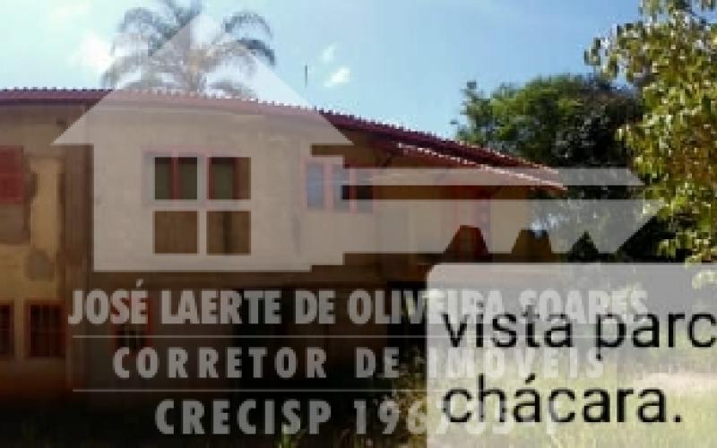 LINDA CHÁCARA COM POTENCIAL COMERCIAL/RESIDENCIAL.