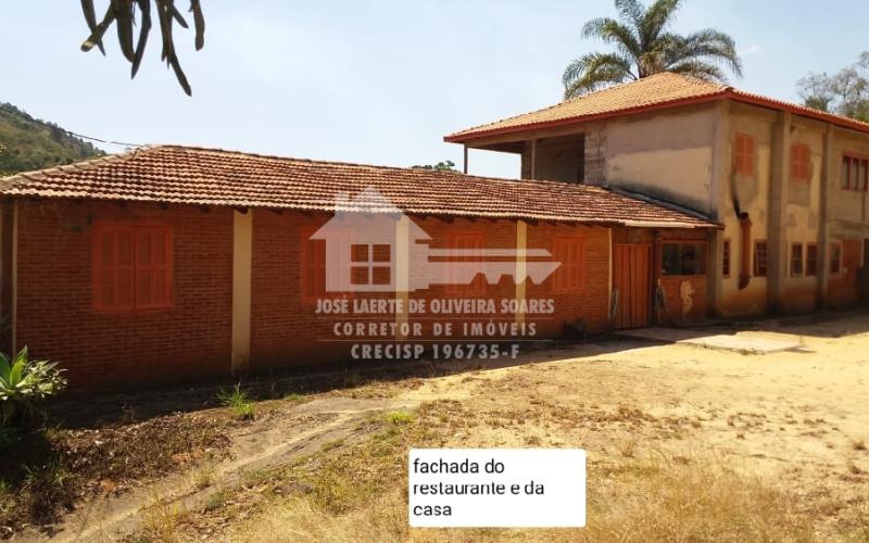 LINDA CHÁCARA COM POTENCIAL COMERCIAL/RESIDENCIAL.