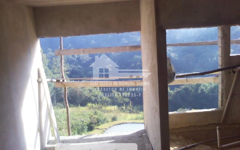 LINDA CHÁCARA COM POTENCIAL COMERCIAL/RESIDENCIAL.