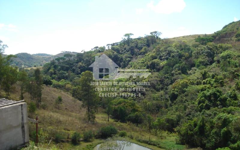 LINDA CHÁCARA COM POTENCIAL COMERCIAL/RESIDENCIAL.