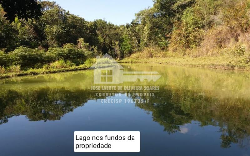 LINDA CHÁCARA COM POTENCIAL COMERCIAL/RESIDENCIAL.