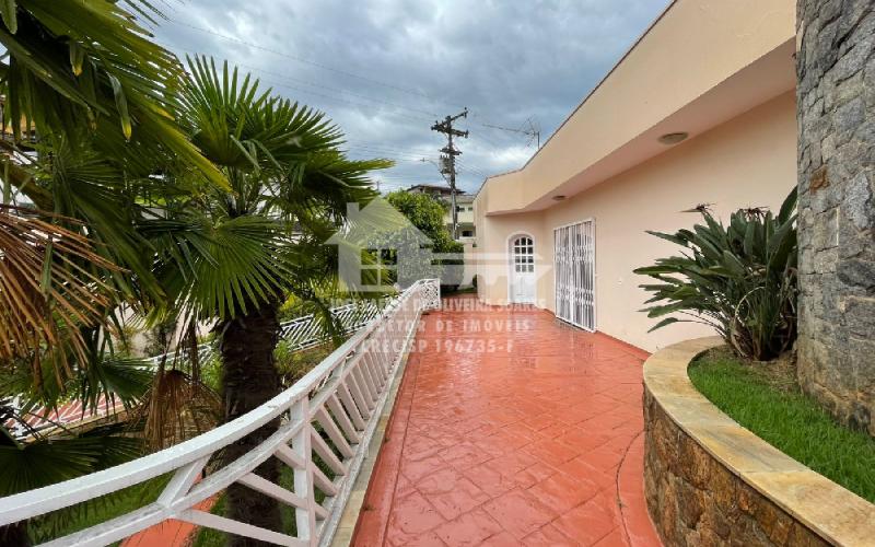 CASA ALTO PADRÃO - JD GUSTAVO