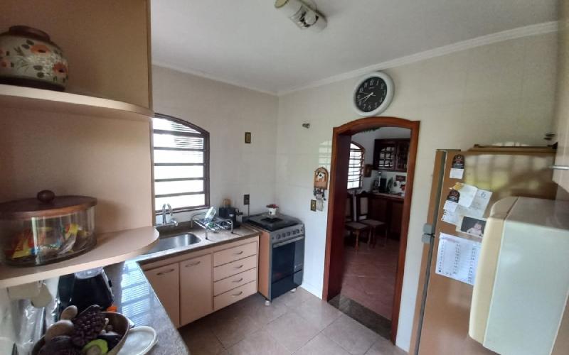 CHÁCARA MOBILIADA - BAIRRO DAS POSSES.